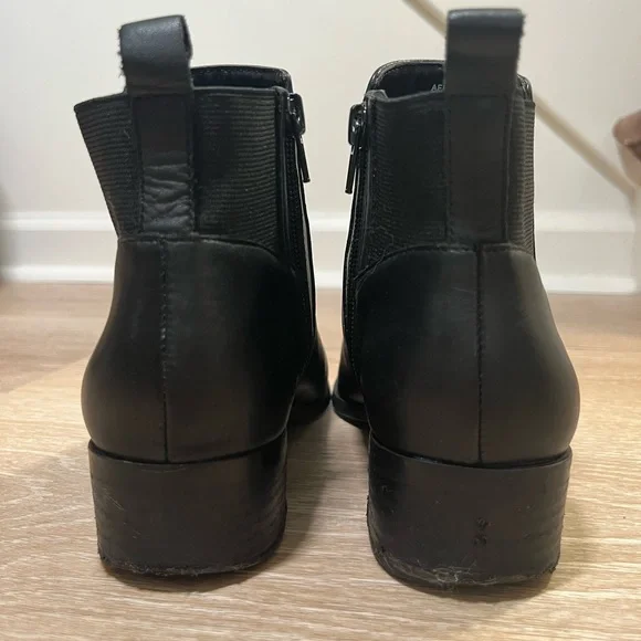 Sz 6 Black Leather Point Toe Crown Vintage Afessa Chelsea Ankle Boots Booties - Picture 6 of 8